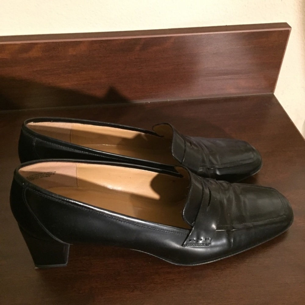Shoes - Picture 2 of 5